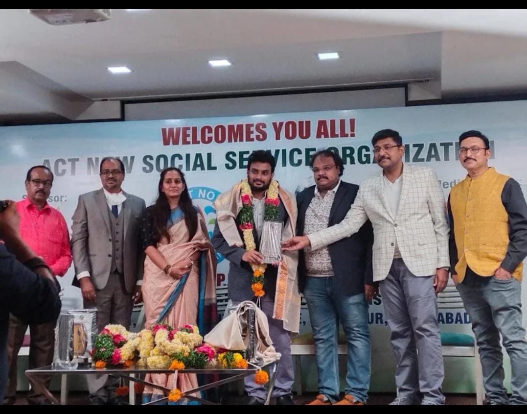 Dr. Rohith Reddy Pathuri receiving healthcare recognition